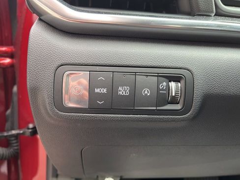 Used 2025 GMC Terrain Elevation w/ Elevation Premium Package image 19