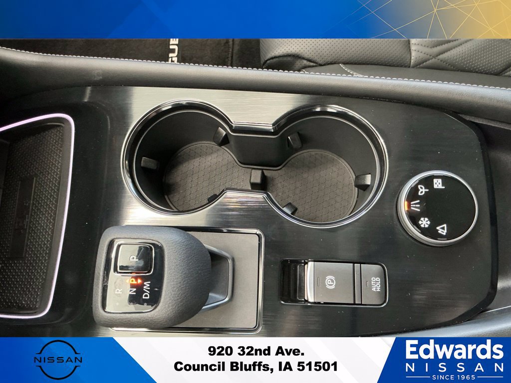 Used 2025 Nissan Rogue Platinum w/ Tech Package AWD/4WD image 31