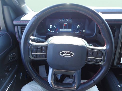 Used 2022 Ford Expedition Limited image 12