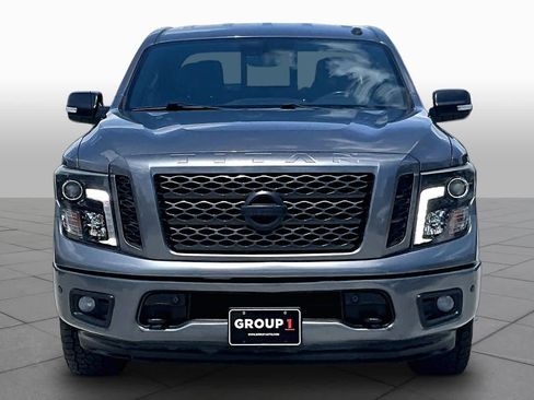 Used 2019 Nissan Titan SV w/ SV Convenience Package AWD/4WD image 4