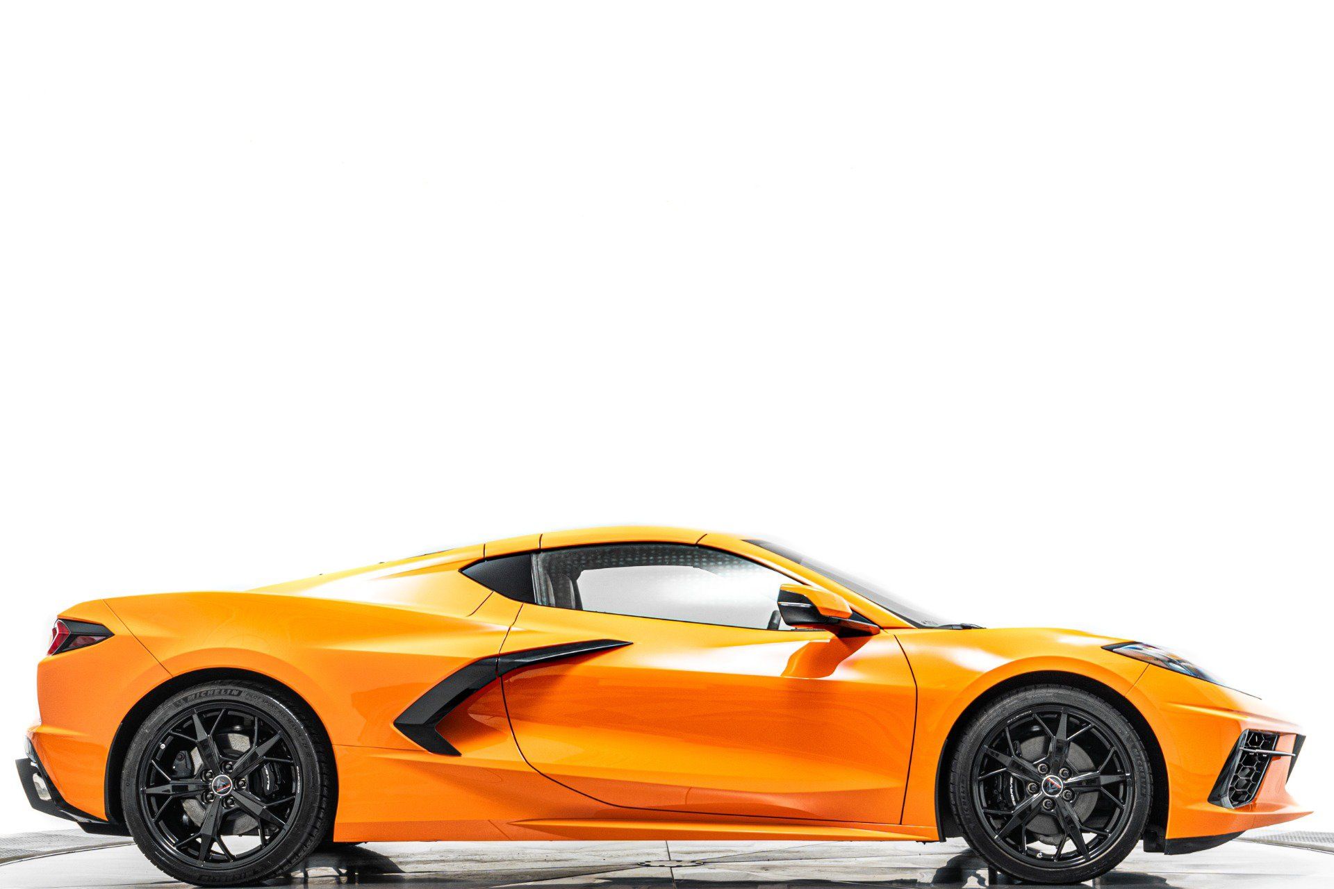 Used 2023 Chevrolet Corvette Stingray Preferred Cpe w/ Battery Protection Package RWD image 2
