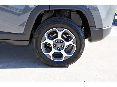 Used 2022 Jeep Compass Trailhawk image 27