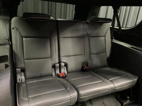 Used 2025 Chevrolet Suburban Premier AWD/4WD image 10