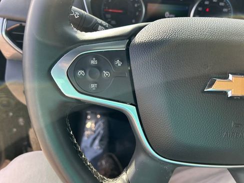 Used 2023 Chevrolet Traverse LT image 16