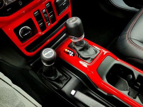 Used 2023 Jeep Wrangler Unlimited Sport w/ Sun And Sound Package AWD/4WD image 16