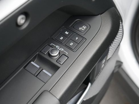 Used 2023 Land Rover Defender 90 Carpathian Edition image 16