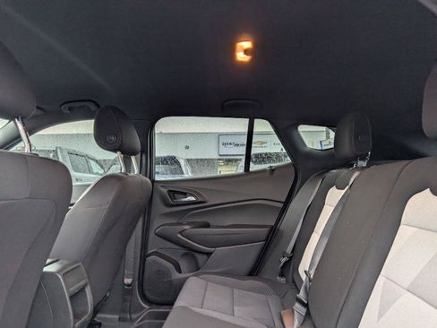 Used 2025 Chevrolet Trax RS w/ Driver Confidence Package FWD image 9