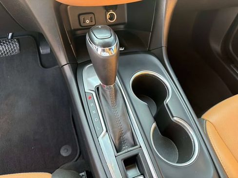Used 2018 Chevrolet Equinox Premier FWD image 30