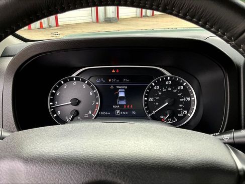 Used 2025 Nissan Frontier SV w/ SV Convenience Package RWD image 16