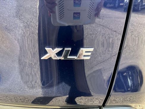 Used 2025 Toyota RAV4 XLE w/ Convenience Package FWD image 10