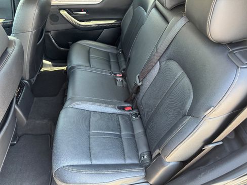 Used 2024 MAZDA CX-90 3.3 Turbo w/ Preferred Plus AWD/4WD image 13