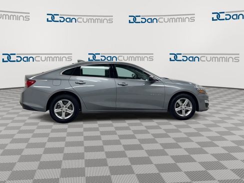 Used 2024 Chevrolet Malibu LT FWD image 9