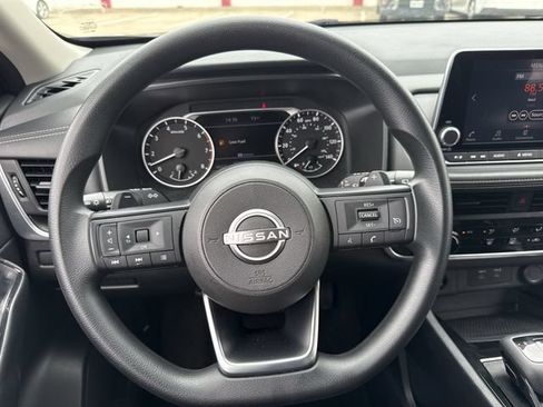 Used 2024 Nissan Rogue S AWD/4WD image 12