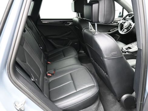 Certified 2021 Porsche Macan image 10