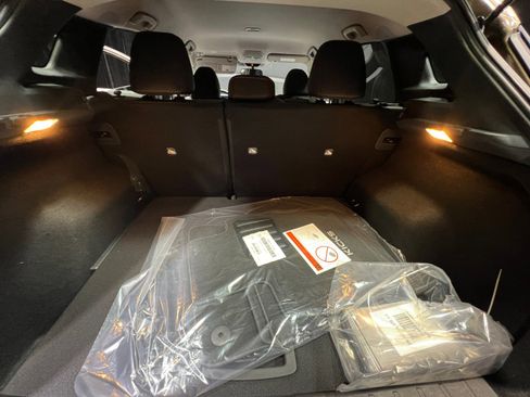 New 2026 Nissan Kicks SR image 34