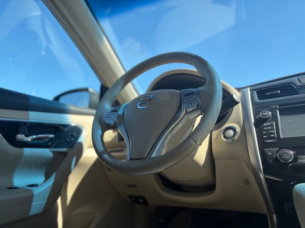 Used 2013 Nissan Altima 3.5 SV w/ Navigation Pkg FWD image 34