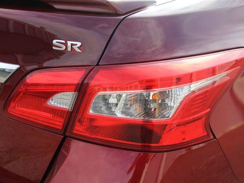 Used 2018 Nissan Sentra SR w/ Premium Package (P02) FWD image 13