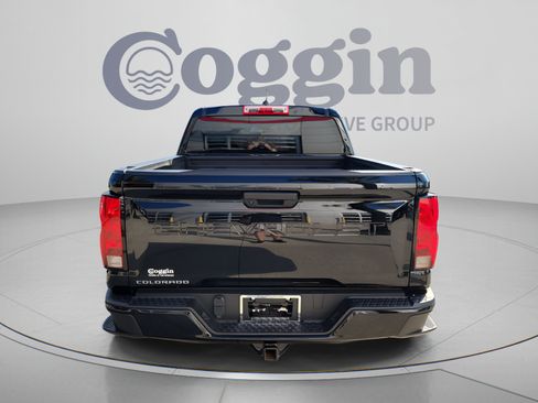 Used 2024 Chevrolet Colorado Trail Boss w/ Advanced Trailering Package AWD/4WD image 4