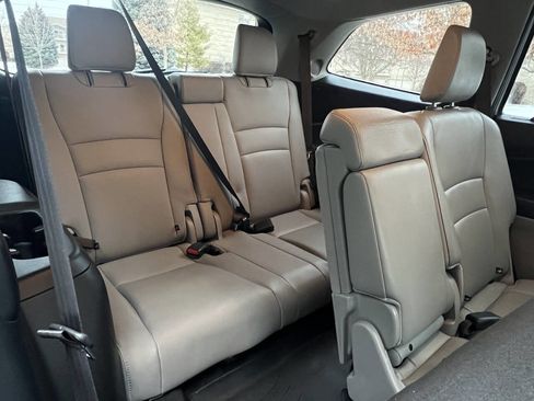 Used 2017 Honda Pilot Touring image 10