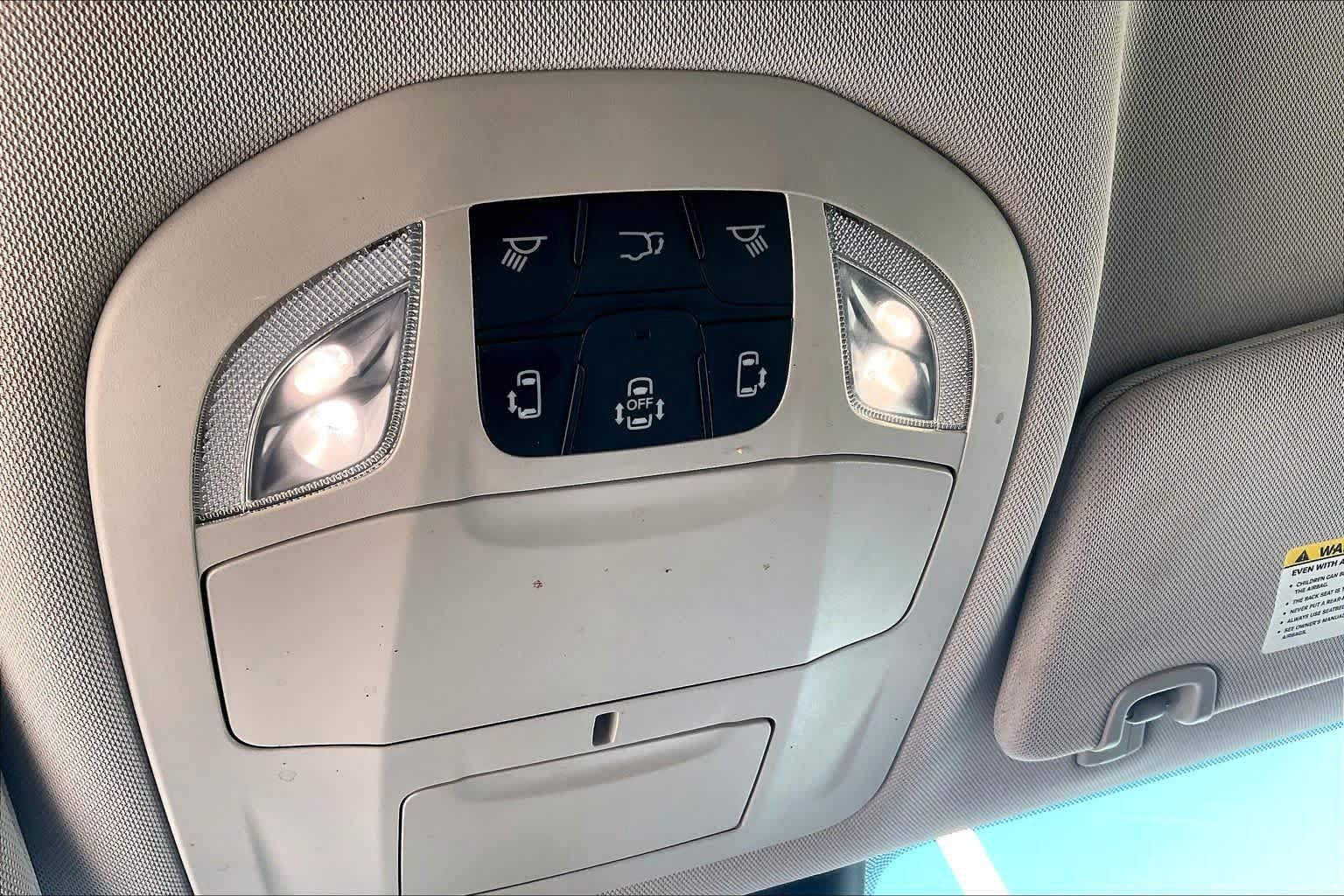 Used 2019 Chrysler Pacifica Touring Plus w/ Tire & Wheel Group FWD image 31