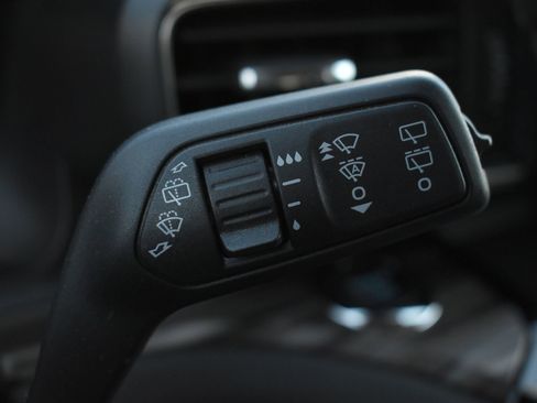 Used 2024 Ford Explorer Limited image 26