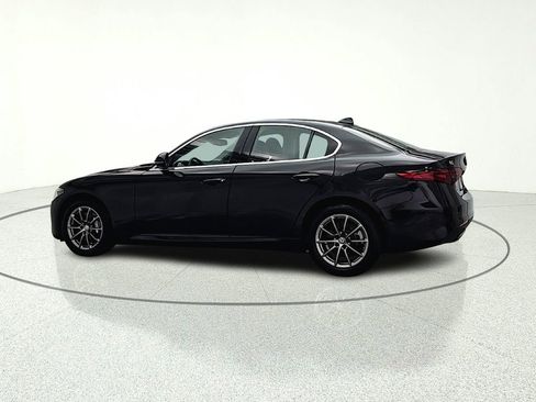 Used 2018 Alfa Romeo Giulia AWD image 4
