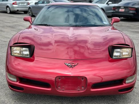 Used 2002 Chevrolet Corvette Coupe w/ Preferred Equipment Group2 RWD image 32