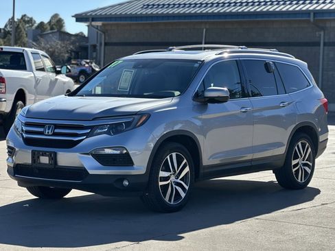 Used 2017 Honda Pilot Touring image 7