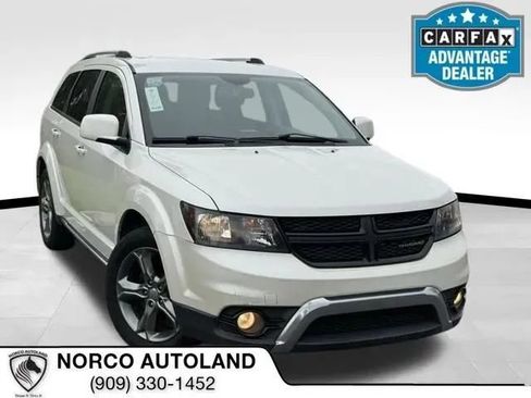 Used 2017 Dodge Journey Crossroad FWD image 1