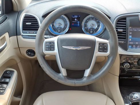 Used 2014 Chrysler 300 w/ Driver Convenience Group RWD image 6
