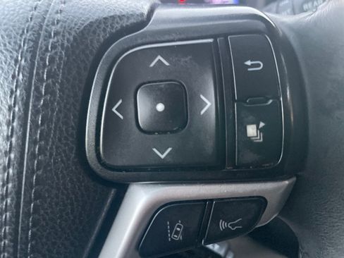 Used 2019 Toyota Highlander Limited image 27