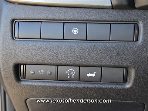 Used 2025 Nissan Rogue SV w/ SV Premium Package FWD image 25