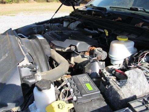 Used 2018 RAM 5500 SLT w/ Quick Order Package 29G SLT image 33