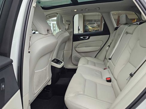 Certified 2023 Volvo XC60 B6 Ultimate w/ Protection Package Premier image 19