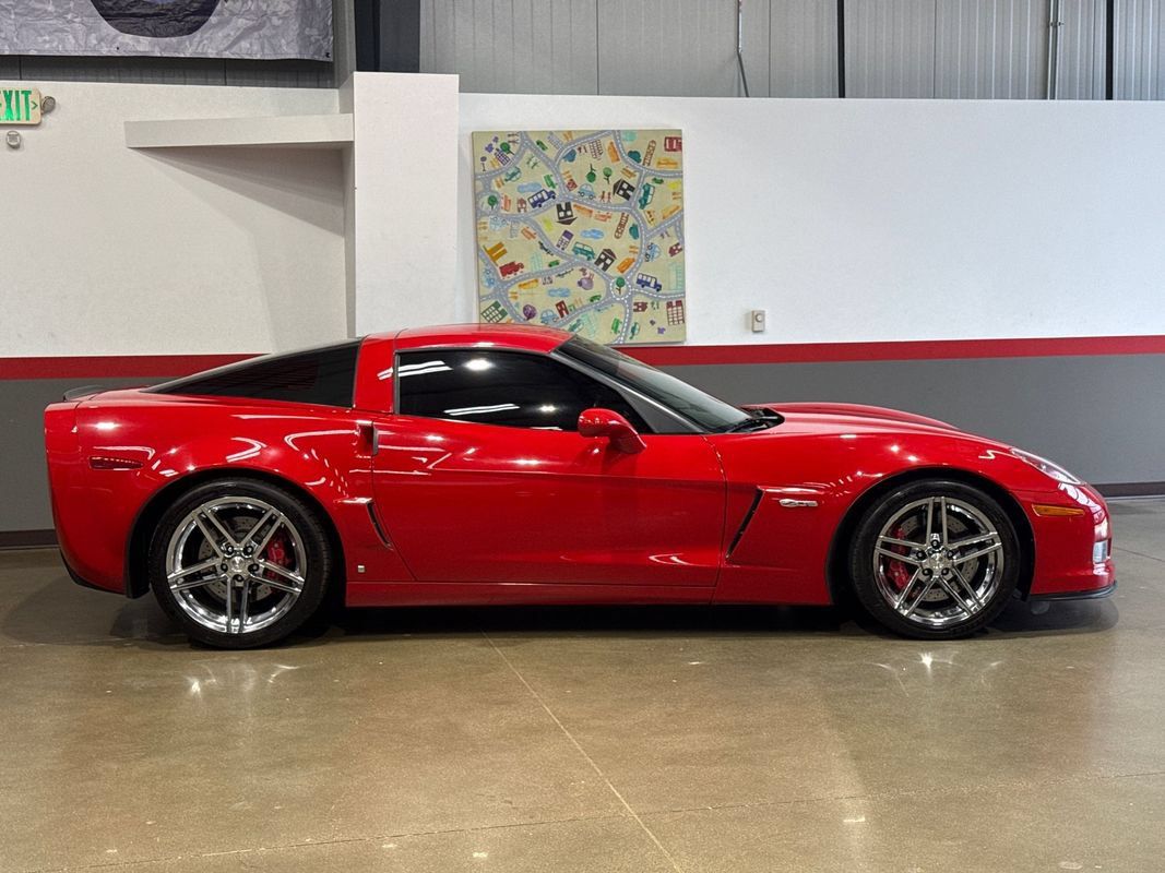Used 2006 Chevrolet Corvette Z06 w/ Preferred Equipment Group RWD image 3
