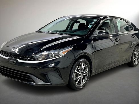 Used 2022 Kia Forte LXS image 3
