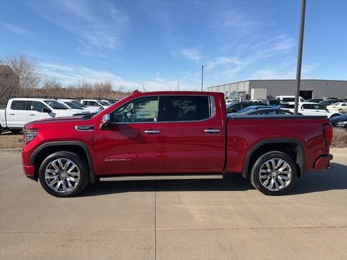 Used 2024 GMC Sierra 1500 Denali image 8