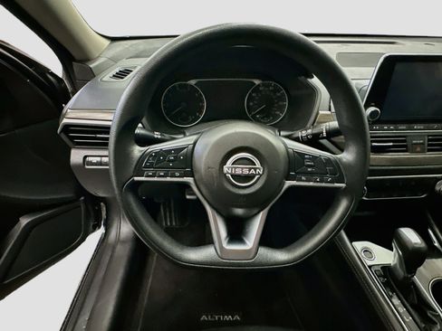 Used 2023 Nissan Altima 2.5 SV FWD image 18