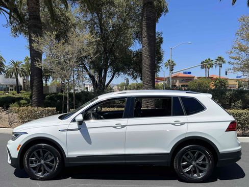 Used 2022 Volkswagen Tiguan SE FWD image 18