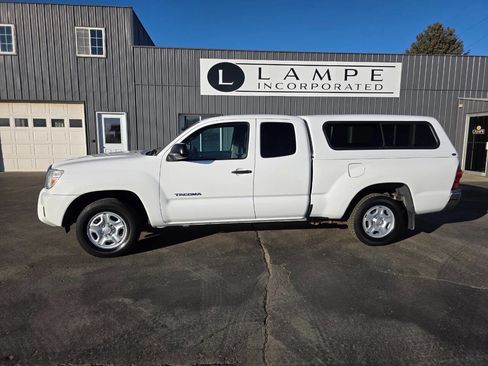 Used 2012 Toyota Tacoma 2WD Access Cab image 2