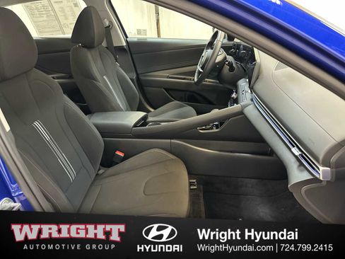 Certified 2025 Hyundai Elantra SEL image 18