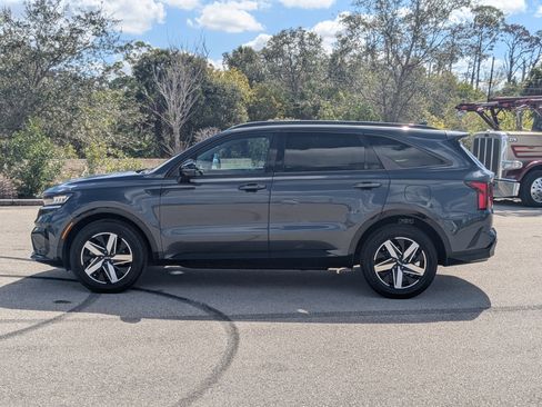 Certified 2023 Kia Sorento S image 8
