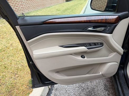 Used 2012 Cadillac SRX Premium image 31