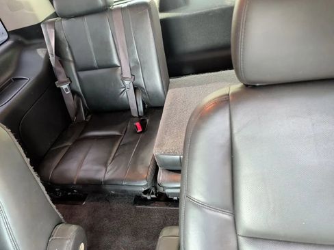 Used 2014 Cadillac Escalade Premium image 27