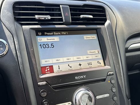 Used 2017 Ford Fusion Titanium FWD image 14