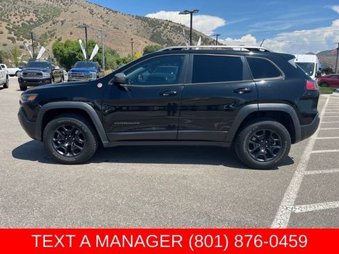 Used 2021 Jeep Cherokee Trailhawk w/ Technology Group AWD/4WD image 7
