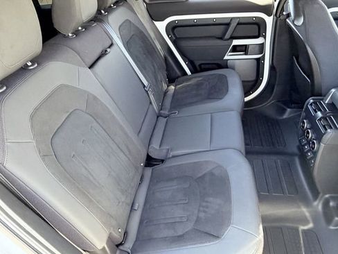 Used 2020 Land Rover Defender 110 SE image 22
