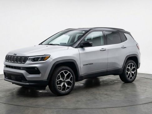 Used 2025 Jeep Compass Limited image 3