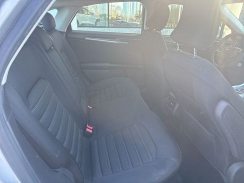 Used 2015 Ford Fusion SE image 5