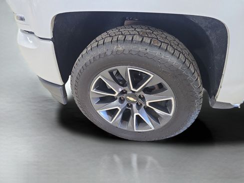 Used 2018 Chevrolet Silverado 1500 LTZ Z71 AWD/4WD image 24